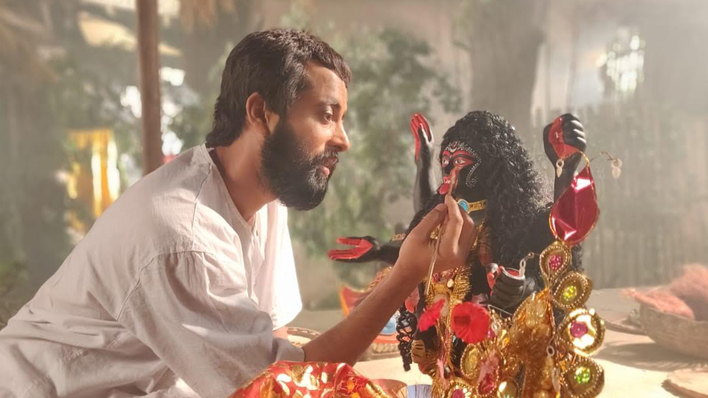 শ্রীরামকৃষ্ণের বেশে সৌরভ