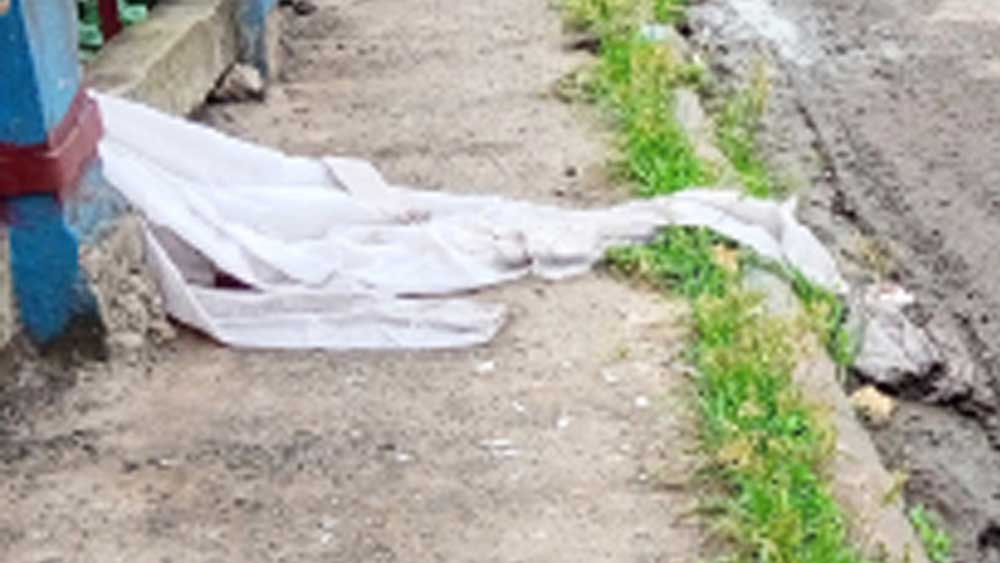 Coronavirus in West Bengal: disposal of PPE kits on road of Petrapol