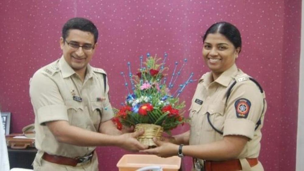 মাত্র ১৬ বছরের কেরিয়ারেই মহারাষ্ট্রের পুলিশ মহল এবং সিবিআইয়ে বেশ নাম করেছেন শারদা।