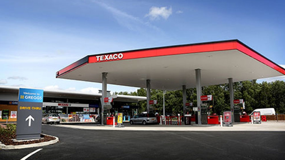 মুম্বই, ইসলামাবাদকে ছাপিয়ে গিয়েছে লন্ডন। গত ১০ বছরের মধ্যে সেখানে সবচেয়ে দামি হয়ে গিয়েছে জ্বালানি। ৩ জুন লন্ডনের পেট্রল মূল্য প্রতি লিটারে ১২০ টাকা।