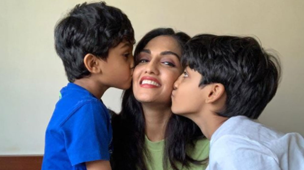 শ্রীমার দুই ছেলের কাছে ঐশ্বর্য হলেন ‘গুলু মামি’।