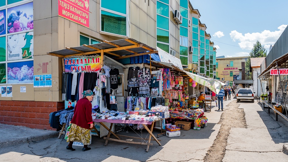 মধ্য এশিয়ার দেশ কাজাখস্তান। এখনও পর্যন্ত মোট ৪ লাখ ৪১ হাজার ৮০১ জন আক্রান্ত হয়েছেন এই দেশে। প্রাণ গিয়েছে ৭ হাজার ৩২১ জনের। কাজাখস্তানেও গত ২৪ ঘণ্টায় নতুন করোনা আক্রান্তের খোঁজ মেলেনি। কোভিডের জেরে কারও মৃত্যুও হয়নি সেখানে।
