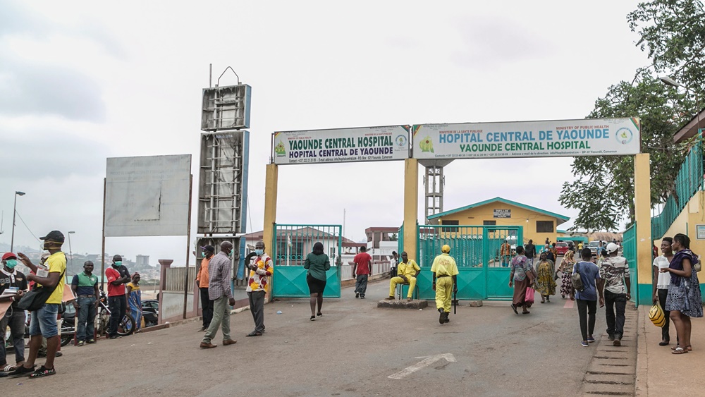 মধ্য আফ্রিকার দেশ ক্যামেরুনও করোনাকে পরাস্ত করতে অনেকটাই সাফল্য পেয়েছে।  গত ২৪ ঘণ্টায় সেখানেও কোনও নতুন আক্রান্তের খবর নেই। কেউ মারাও যাননি সেখানে।