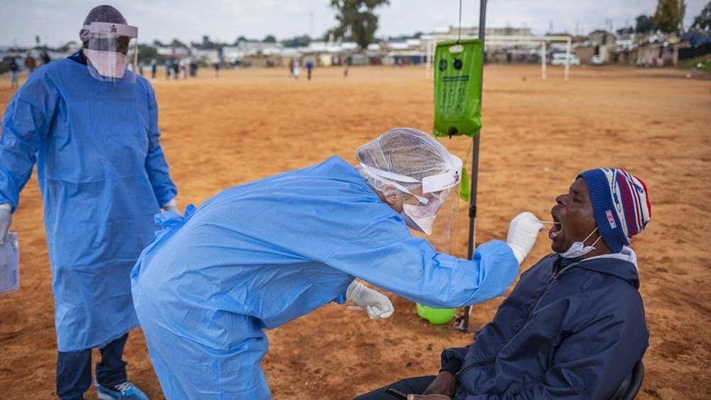 এ ছাড়া বৎসোয়ানা, গ্যাবন, সুদান, কম্বোডিয়া, তাজিকিস্তান, কঙ্গো, দক্ষিণ সুদান, মালি, চাদ, গাম্বিয়া, নিকারাগুয়া, সান মেরিনো, সেন্ট লুসিয়া, বারবাডোজ, বারমুডা, সেন্ট মার্টিন, ডমিনিকা, পাপুয়া নিউ গিনি ইত্যাদি দেশগুলিতে গত ২৪ ঘণ্টায় একটিও সংক্রমণ হয়নি এবং মৃত্যুর সংখ্যাও শূন্য।