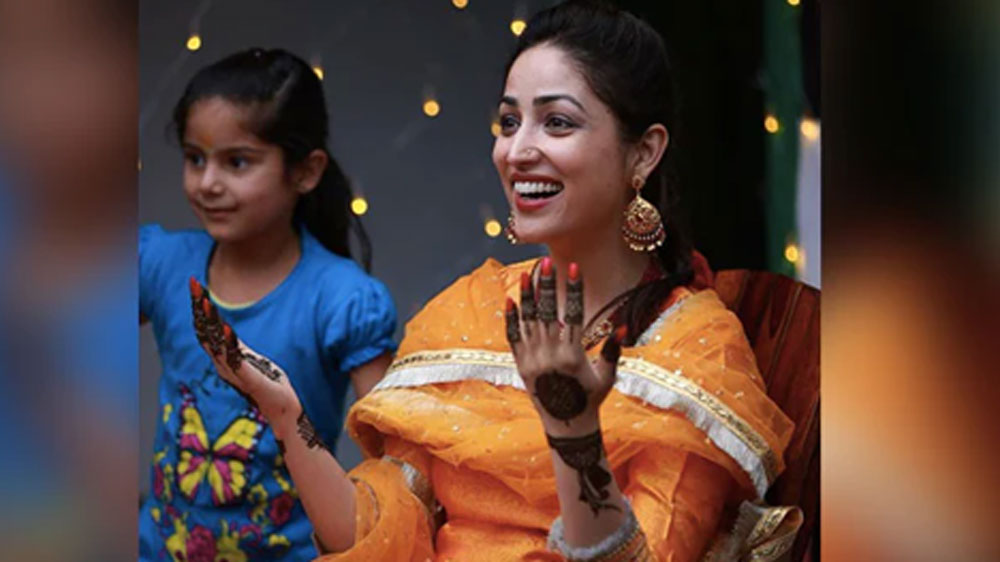 ব্যক্তিগত জীবন আড়ালে রাখতেই পছন্দ করেন ইয়ামি। তাই বিয়ের খুব বেশি ছবি অনুরাগীদের সঙ্গে ভাগ করে নেননি তিনি।