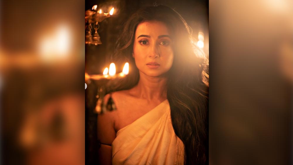 অভিনেত্রী মনামী ঘোষ।