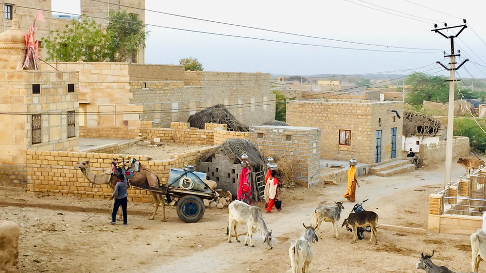 এই অঞ্চলের বেশির ভাগ শিক্ষার আলো থেকে বঞ্চিত বলা চলে। মেয়েদের শিক্ষার হার একেবারে তলানিতে ঠেকেছে। সেই অবস্থা কাছ থেকে উপলব্ধি করার পর মাইকেল চেয়েছিলেন এমন একটি স্কুল করতে যা সারা ভারতে নজির তৈরি করবে। যে স্কুলে ভর্তি হলে গর্ব বোধ করবেন অভিভাবকেরা। যে স্কুল শুধুমাত্র পুঁথিগত বিদ্যাই দেবে না বরং এই অঞ্চলের সংস্কৃতিকেও তুলে ধরবে।