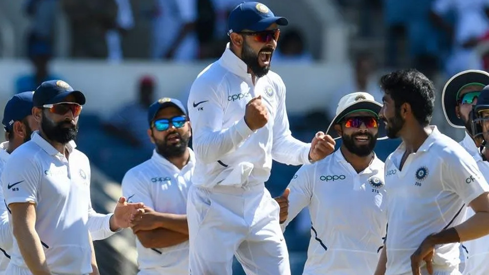 টেস্ট খেলার জন্য প্রতি ম্যাচে কোহলীরা পান ১৫ লক্ষ টাকা। একদিনের ক্রিকেটে প্রতি ম্যাচে দেওয়া হয় ৬ লক্ষ টাকা এবং টি২০ ক্রিকেট খেলার জন্য দেওয়া হয় ৩ লক্ষ টাকা। শতরান করার জন্য অতিরিক্ত ৫ লক্ষ টাকা দেওয়া ক্রিকেটারদের। ৫ উইকেট নিলেও দেওয়া হয় ৫ লক্ষ টাকা। দ্বিশতরান করলে দেওয়া হয় অতিরিক্ত ৭ লক্ষ টাকা।