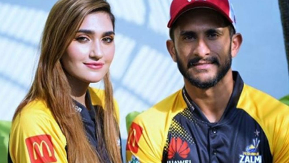 দুবাইয়ে একটি টুর্নামেন্ট খেলতে গিয়েছিলেন হাসান। তখনই এক বন্ধুর মারফত তাঁদের আলাপ। ২০১৯ সালে দুবাইয়েই একটি ছোট অনুষ্ঠান করে বিয়ে করেন তাঁরা। বিয়ের আগে ১ বছরের বন্ধুত্ব এবং প্রেম।