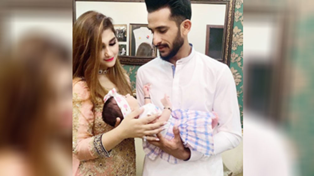 ২০২১ সালের ৬ এপ্রিল অতিমারির মধ্যেই তাঁদের প্রথম সন্তানের জন্ম হয়। তার নাম রেখেছেন হেলেনা।