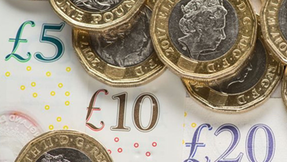 এই এলাকাতেই সম্প্রতি একটি বাড়ি কিনেছিলেন তিনি। তার পর সেটিকে বাসযোগ্য করার জন্য খরচ করেছেন ৪ কোটি ৮৮ লাখ ৭২ হাজার টাকা।