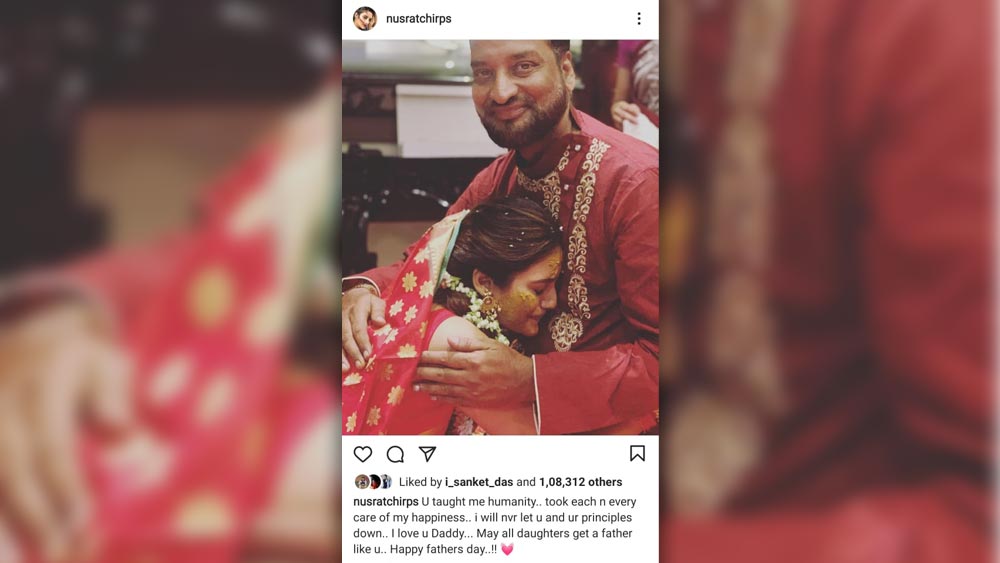  ‘বিয়ে’ অথবা ‘সহবাস’-এর শুরুর সময়ের একটি ছবি রয়ে গিয়েছে নুসরতের ইনস্টাগ্রামে। 