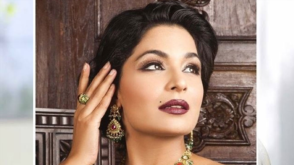 তাঁর আসল নাম ইরতিজা রুবাব। তবে ললিউড এবং বলিউডের কাছে তিনি মীরা। জনপ্রিয় পাকিস্তানী অভিনেত্রী এবং টেলিভিশন পরিবেশক। উর্দু, পঞ্জাবি এবং হিন্দি ছবিতে অভিনয় করেছেন তিনি।