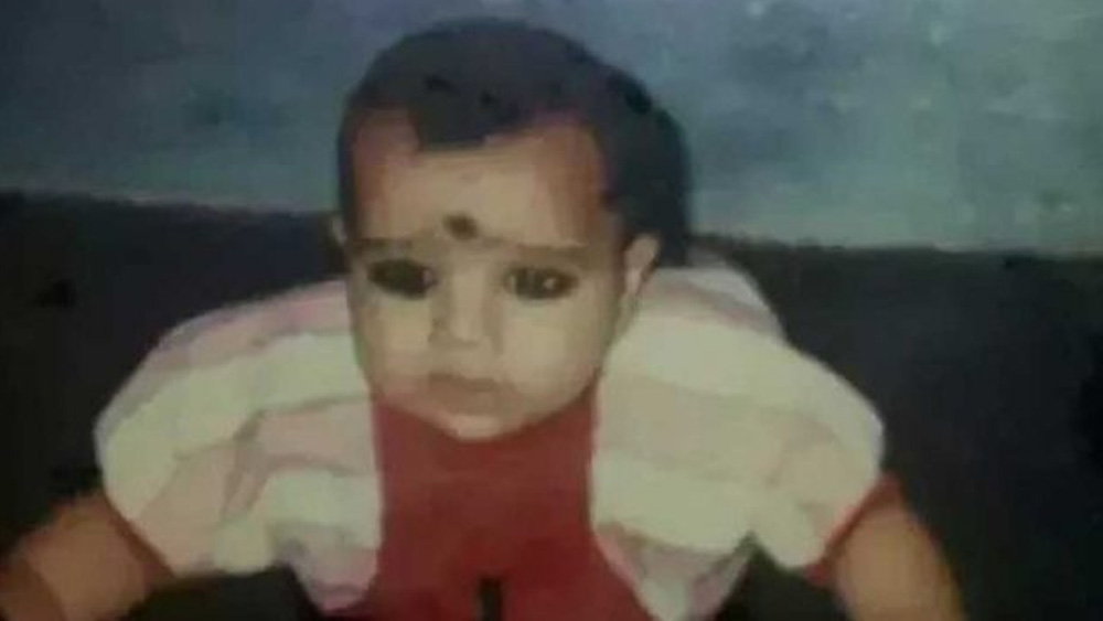 এই ছোট শিশুটি বিখ্যাত হয়ে উঠেছেন তাঁর পুল শটের জন্য। ভারতীয় দলের এই ওপেনার পরিচিত হিট-ম্যান নামেও। ছোটবেলায় এমনই দেখতে ছিলেন রোহিত শর্মা।