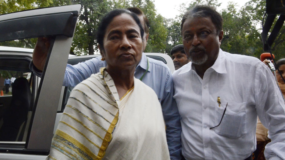 তবে ২০১৫ সাল থেকেই মুকুলের সঙ্গে তৃণমূলের দূরত্ব তৈরি হয়।