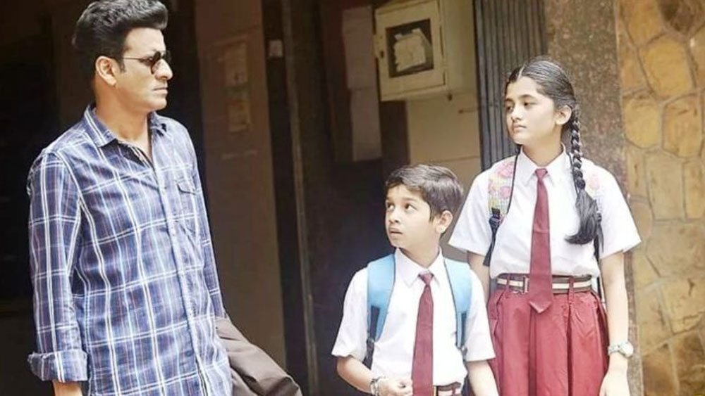 দ্বিতীয় সিজনে মনোজ বাজপেয়ীর মেয়ে হয়েছেন অশ্লেষা ঠাকুর। পর্দায় নাম ধৃতি। মিষ্টি এই ‘ক্যাডবেরি গার্ল’ পারিশ্রমিক নিয়েছেন ৫০ লাখ টাকা।