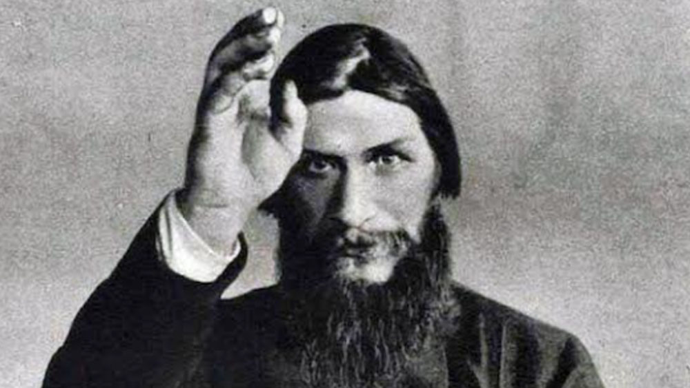 সেই বিশ্বাস নিয়েই ধর্ম প্রচারে বেরিয়ে পড়েন রাসপুতিন। কয়েক বছরের মধ্যেই বেশ কিছু অনুগামী জুটিয়ে ফেলেন। সেই সূত্রে রাশিয়ার অভিজাত মহলেও তাঁর নাম শোনা যেতে শুরু করে। লোকমুখে ছড়িয়ে পড়ে, অসম্ভব শক্তিশালী রাসপুতিন। রোগীকে সামনে থেকে দেখে এবং স্পর্শ করেই দূরারোগ্য রোগ সারিয়ে ফেলেন। তাঁর কাছে আধুনিক চিকিৎসা নাকি ব্যর্থ।