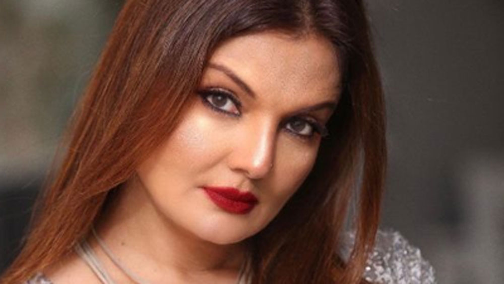 কিন্তু এই বলিউড অভিনেত্রীর ব্যক্তিগত জীবনের একটি ঘটনা সকলকে অবাক করে তুলেছিল। মাত্র ৫০০ টাকার জন্য তিনি স্বামীর বিরুদ্ধে পুলিশে অভিযোগ করেছিলেন!