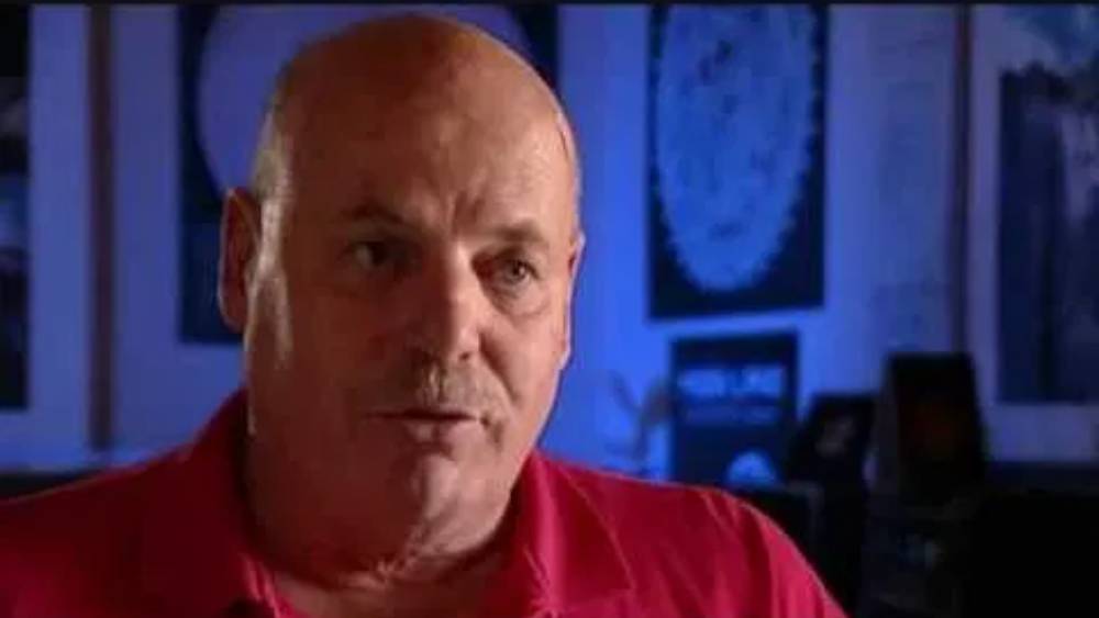 ক্রেতার ব্যাপারে কোনও বাছবিচার নেই এই হোপের। তারকা থেকে সাধারণ চাকুরিজীবী— সবাই রয়েছেন তাঁর ক্রেতার তালিকায়। তাঁর দাবি, ৬৭৫ জন নামী তারকা জমি কিনেছেন তাঁর কাছ থেকে। এঁদের মধ্যে নাকি রয়েছেন আমেরিকার তিন প্রাক্তন প্রেসিডেন্ট জর্জ বুশ, জিমি কার্টার এবং রোনাল্ড রেগনও।