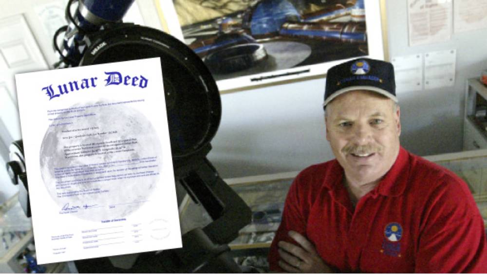 বিষয়টি উল্লেখ করে রাষ্ট্রপুঞ্জকে একটি চিঠি লেখেন তিনি। আটের দশকের একেবারে গোড়ার দিকে লেখা ওই চিঠিতে চাঁদের জমি এবং খনিজ সম্পদের মালিকানা দাবি করেন হোপ। সে চিঠির জবাব আজও আসেনি। তবে রাষ্ট্রপুঞ্জের মৌনতাকে সম্মতি ধরে নিয়েই চাঁদের জমি বিক্রি করতে শুরু করেন হোপ।