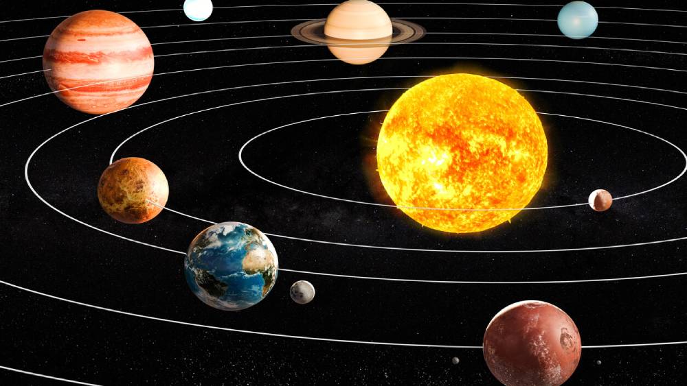 একই আইনের ফাঁক গলে এখন বুধ, মঙ্গল, শুক্র, প্লুটো এমনকি বৃহস্পতির উপগ্রহ আইও-তেও জমি বিক্রি করছেন তাঁরা। হোপ জানিয়েছেন খুব শিগগিরি তাঁদের মহাজাগতিক জমির ব্যবসার পরিসর আরও বাড়বে।