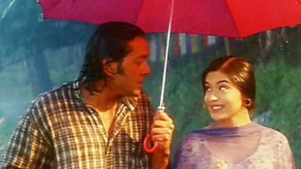 এর পরের বছরই ‘হোগি প্যায়ার কি জিত’ নামে আরও একটি ছবি মুক্তি পায় তাঁর। তাঁর ছবি বক্স অফিসে প্রথম থেকেই যে সফল হচ্ছিল তা নয়, তবে তাঁকে দর্শক পছন্দ করতে শুরু করেছিলেন।