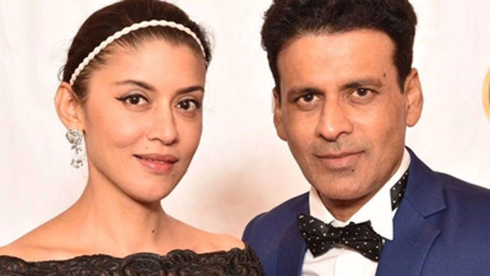 বিয়ের পর ২০১০ সালে প্রথম নিজের নামে অভিনয় করতে শুরু করেন তিনি। কিন্তু লড়ে নিজের পরিচয় ফিরে পাওয়া সেই নায়িকা এ বার আরও এক দ্বিধার সম্মুখীন হয়। কেরিয়ার না সন্তান- কাকে বেছে নেবেন? সিদ্ধান্ত নিতে খুব বেশি সময় লাগেনি তাঁর।