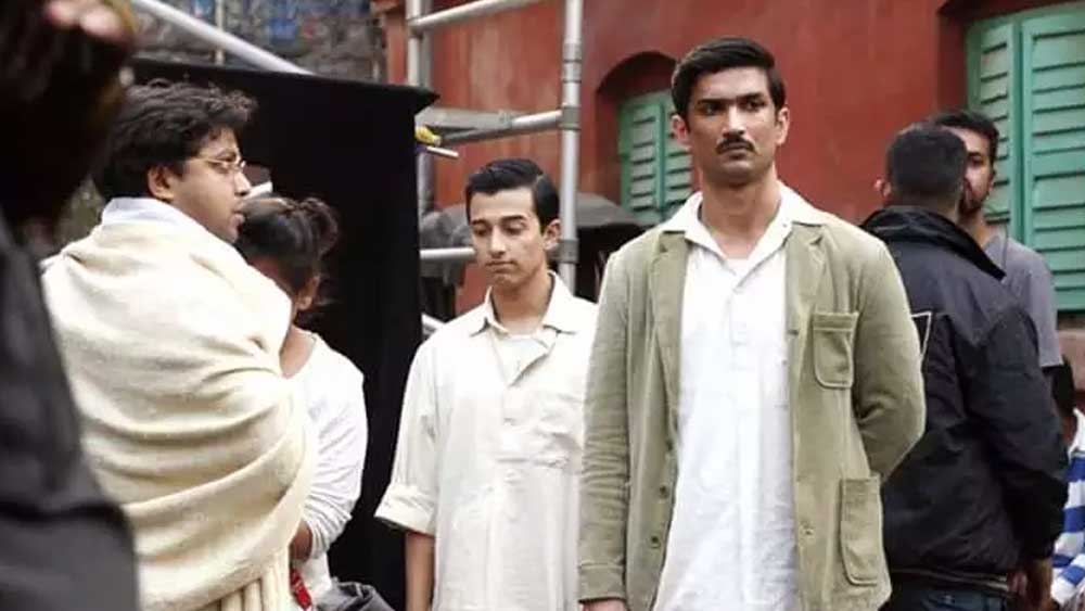 ছবির একটি দৃশ্যে সুশান্তের সঙ্গে আরিয়ান।