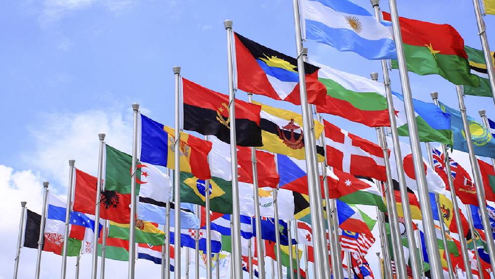 স্ট্যানফোর্ডে তাঁর পড়াশোনার বিষয় আন্তর্জাতিক সম্পর্ক এবং অর্থনীতি।