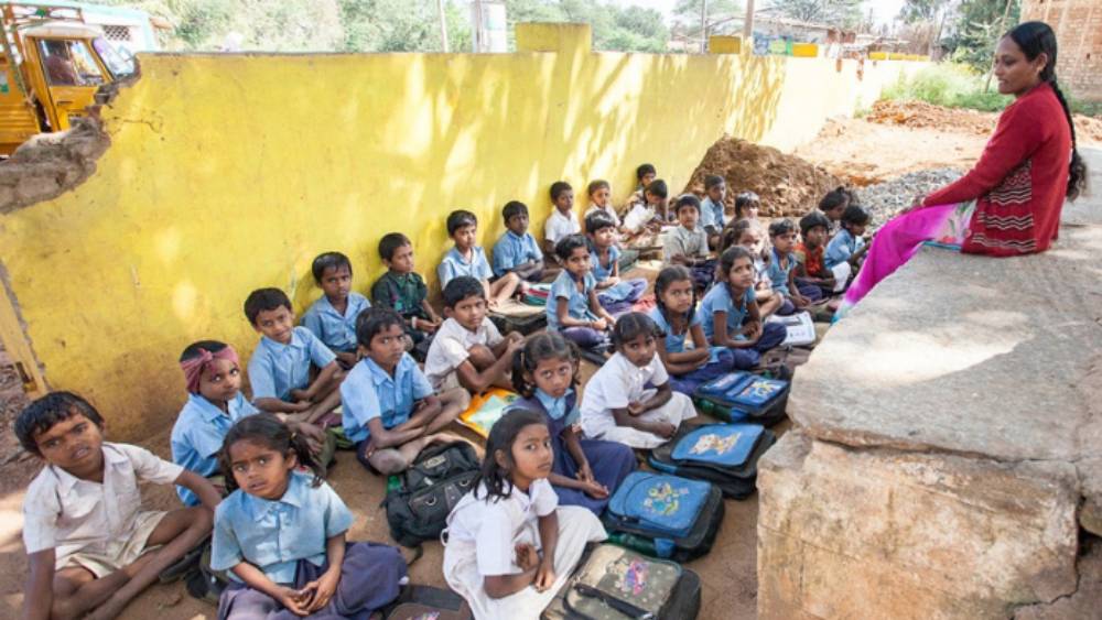 রাষ্ট্রপুঞ্জের কর্মী হিসেবে কাজ করার ইচ্ছে বহু দিনের। ভারতীয় শিশুদের শিক্ষা সংক্রান্ত নীতি নিয়েও কাজ করতে চান মনু। স্ট্যানফোর্ড বিশ্ববিদ্যালয়ে সেই সব লক্ষ্যকে মাথায় রেখেই তিনি পড়াশোনা করবেন বলে জানিয়েছেন তিনি।