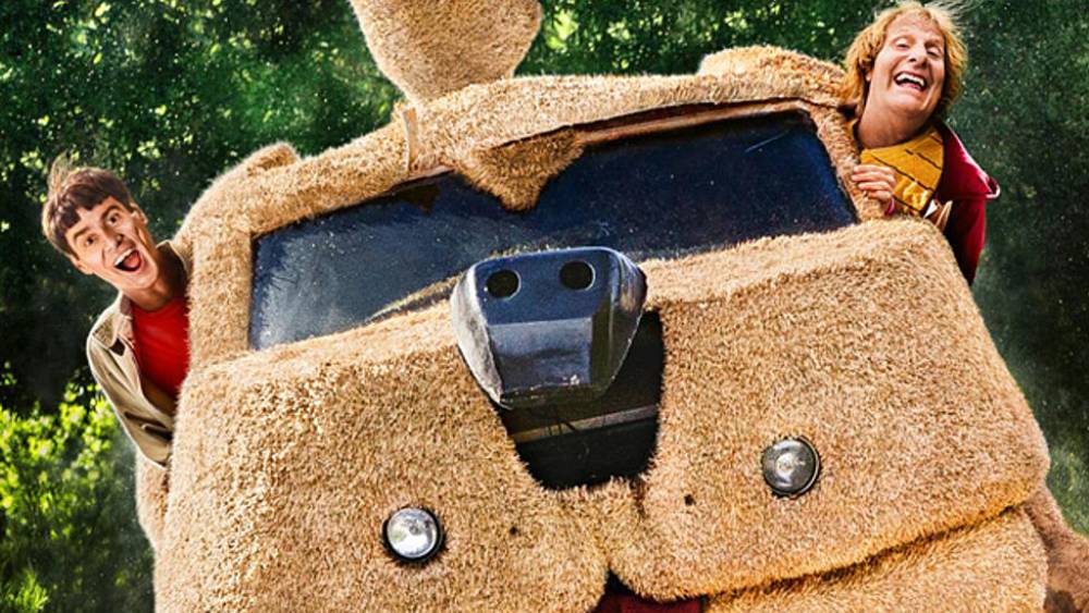 গাড়িকে পশমের পোশাকে সাজানোর ব্যাপারে অবশ্য কিম প্রথম নন। এর আগে পশমে সাজানো গাড়ি দেখা গিয়েছিল ‘ডাম্ব অ্যান্ড ডাম্বার’ নামে একটি সিনেমায়। ছবির দুই চরিত্র লয়েড এবং হ্যারির একটি ভ্যানকে সাজানো হয়েছিল পালকের সাজে। 