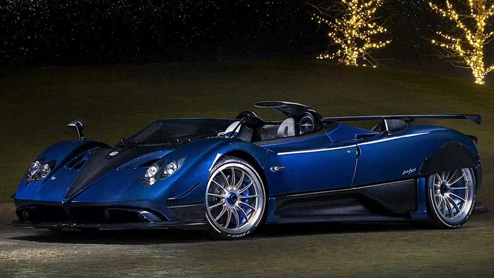 সুপারকারের দুনিয়ায় অবশ্য কিমের ল্যাম্বরঘিনি রয়েছে আট নম্বরে। এই মুহূর্তে বিশ্বের সবচেয়ে দামি সুপারকার হল পাগানি জোন্ডার এইচপি বারসেট্টা। ওই গাড়ির দাম ১ কোটি ৭৫ লক্ষ মার্কিন ডলার। ভারতীয় মূদ্রায় ১২৮ কোটির কিছু বেশি। 