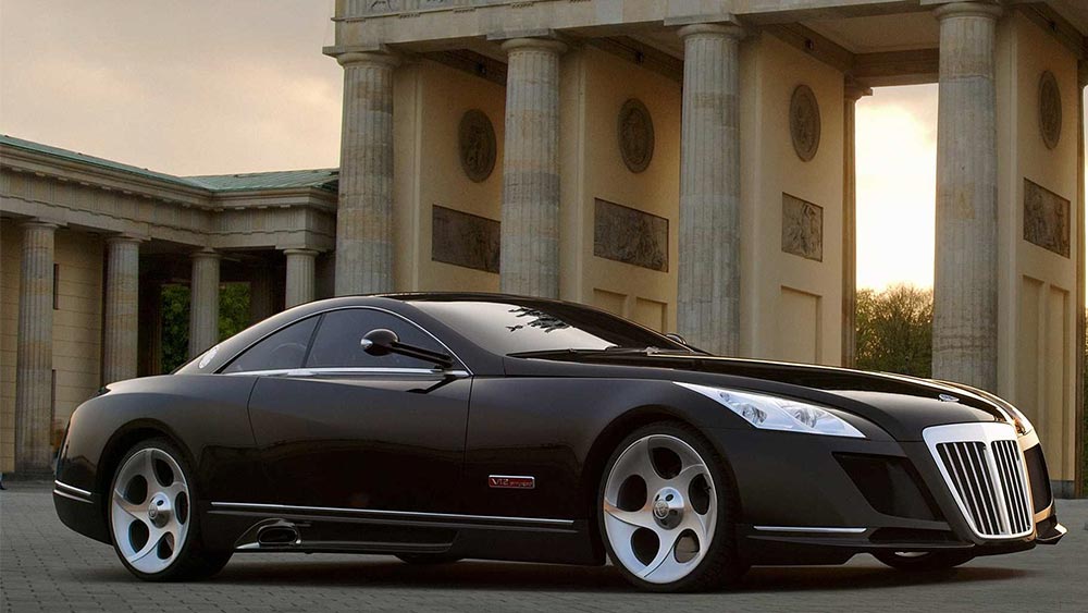 মার্সিডিড বেঞ্জ ২০০৪ সালে বাজারে এনেছিল তাদের নতুন মডেল মে ব্যাচ ‘এক্সেলেরো’। প্রতি ঘণ্টায় ৩৫০ কিলোমিটার বেগে চলতে পারা এই গাড়ির দাম প্রায় ৫৯ কোটি টাকা। 