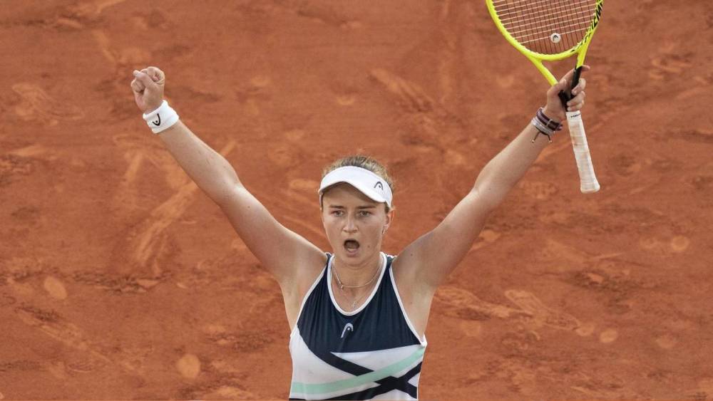 এই বারের ফরাসি ওপেনে মহিলাদের সিঙ্গলস এবং ডাবলস, দুই বিভাগেই জিতেছেন ক্রেইসিকোভা। সিঙ্গলসে একধাক্কায় বিশ্ব র‌্যাঙ্কিংয়ের প্রথম সারিতে এনে ফেলেছে তাঁকে।