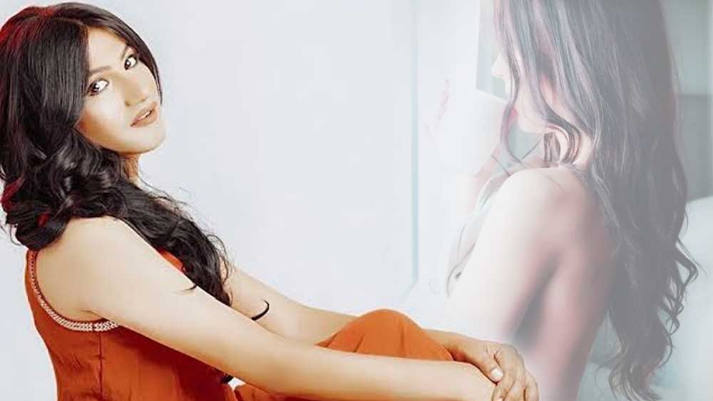 শুধু নেটমাধ্যম নয়, ফিল্ম জগতের বিভিন্ন মহলেও যে তাঁকে আলাদা করে চিহ্নিত করা হচ্ছে, তাঁর প্রতি বৈষম্যমূলক আচরণ করা হচ্ছে, সে সব স্পষ্ট বুঝতে পারেন অভিনেত্রী।