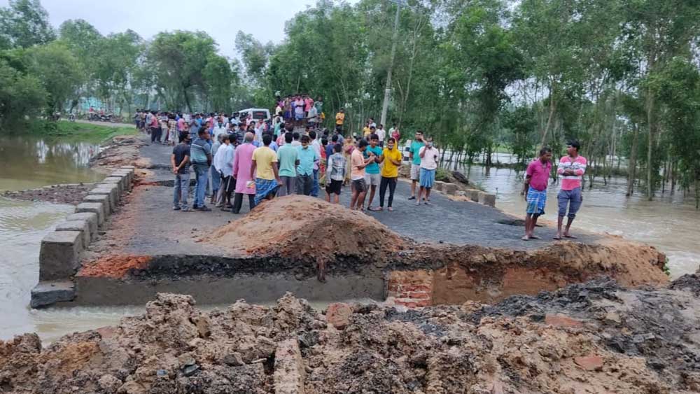 A major road of Bhatar washed away after heavy rain dgtld