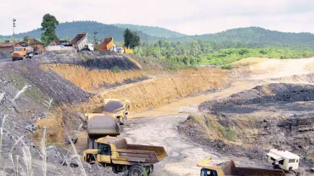 ইউরেনিয়াম একটি তেজস্ক্রিয় মৌল। এর তেজস্ক্রিয়তার ফলে আশেপাশের যে কোনও বৈদ্যুতিন যন্ত্র কাজ করা বন্ধ করে দিতে পারে। বিশেষজ্ঞদের ধারণা, এই এলাকার মধ্যে প্রবেশ করলেই বিমানের র‌্যাডার কাজ করা বন্ধ করে দেয়। সেই কারণে যাবতীয় দুর্ঘটনা ঘটেছে বলে মনে করা হয়। যদিও এর প্রকৃত কারণ আজও অজানাই রয়ে গিয়েছে।