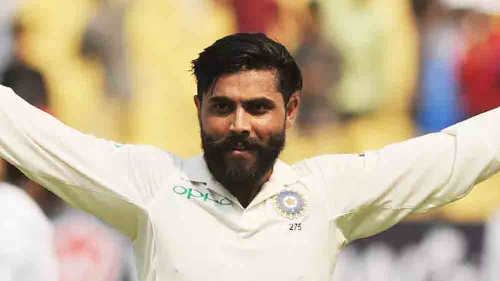 রবীন্দ্র জাডেজা: নিউজিল্যান্ডের বিরুদ্ধে টেস্ট ম্যাচে চোট পেয়ে ছিটকে যাওয়ার পর দলে ফিরলেন জাডেজা। ব্যাটে, বলে ঘরের মাঠে দলের ভরসা হয়ে উঠতে পারেন তিনি।