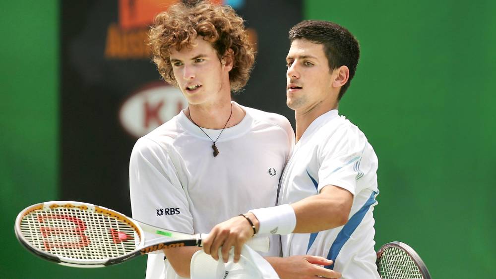 টেনিসের ‘বিগ থ্রি’ বলা হয় রজার ফেডেরার, রাফায়েল নাদাল এবং নোভাক জকোভিচকে। কিন্তু এক সময় শুধু মারের জন্য এই বিগ থ্রি-র পরিসর বেড়েছিল। টেনিসের সেই সময়কে বলা হত ‘বিগ ফোর এরা’। অ্যান্ডি সেই দলের চতুর্থ সদস্য। ২০০৮ থেকে প্রথম ৪-এ রয়েছেন। ২০১৭-র অক্টোবরে তাঁর টেনিস কেরিয়ার আচমকা থমকে যায় যখন, তখনও তিনি ৪ নম্বরেই। মাঝে অবশ্য ১ থেকে ১০-এ ওঠানামা করেছে তাঁর কেরিয়ারগ্রাফ।