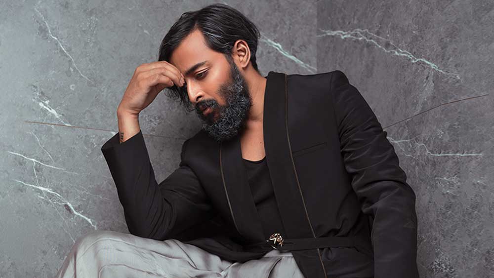 সৌরভ মনে করেন, পোশাকের কোনও লিঙ্গ হয় না।