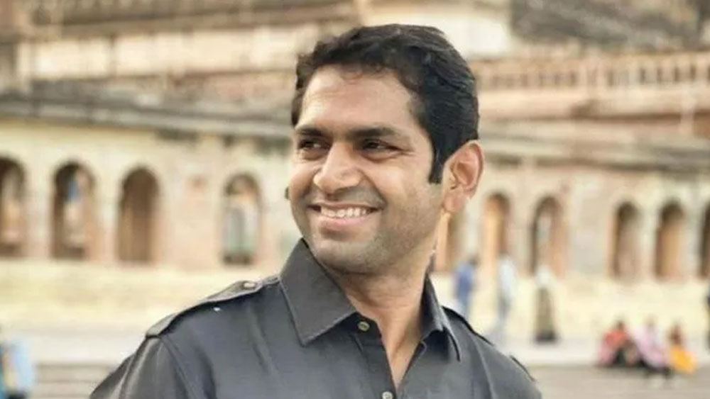 কোথাও না কোথাও নিজের বাহ্যিক রূপটাকেই তারকা হওয়ার অন্তরায় ভেবে বসেছিলেন। কিন্তু জীবন তাঁর জন্য কিছু অন্যই ভেবে রেখেছিল।