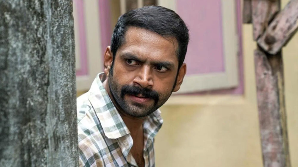 স্ত্রী নাসরিন হাসমিকে সব সময় পাশে পেয়েছেন শারিব। এই দূরাবস্থাতেও কখনও স্বামীকে উপার্জনের জন্য চাপ দেননি তিনি। কিন্তু মানসিক চাপ কি আর চেপে রাখা যায়! যত দিন যাচ্ছিল শারিব তত মানসিক ভাবে ভেঙে পড়ছিলেন। নামমাত্র উপার্জনে সংসার চালানোও দূরুহ হয়ে পড়েছিল তাঁর।