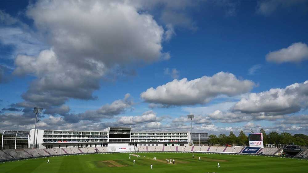ইতিহাসে প্রথম বার ইংল্যান্ড ছাড়া অন্য ২ দল খেলতে নামবে এই মাঠে। তবে বৃষ্টির ভ্রূকুটি থেকেই গিয়েছে। যা যথেষ্ট উদ্বেগের কারণ কোহলী-উইলিয়মসনদের কাছে। আগামী ৬ দিন সাদাম্পটনের আবহাওয়া কেমন থাকবে? কী বলছে হাওয়া অফিস?