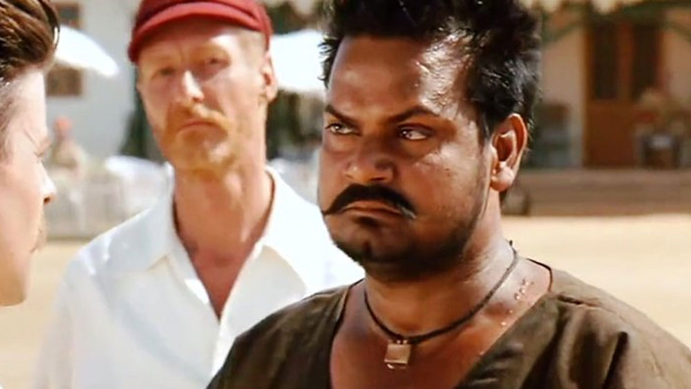 ওই ছবিতে তাঁর অভিনয় মুগ্ধ করেছিল দর্শকদের। ‘লগান’-এর অর্জনের আসল নাম অখিলেন্দ্র মিশ্র। তিনিও বলিউডের পরিচিত মুখ। তিনিই আবার ‘রামায়ণ’-এর রাবণ হয়েছিলেন। তাঁর পারিশ্রমিক ছিল ৩ লাখ টাকা।