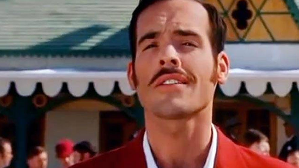 কেরিয়ারের একেবারে শুরুর দিকেই ‘লগান’-এর প্রস্তাব পান ব্রিটিশ অভিনেতা পল ব্ল্যাকথ্রন। ছবির ক্যাপ্টেন রাসেল। বড় পর্দার পাশাপাশি ছোট পর্দাতেও অভিনয় করেন তিনি। ‘লগান’-এর জন্য তাঁর পারিশ্রমিক ছিল ৭ লাখ টাকা।