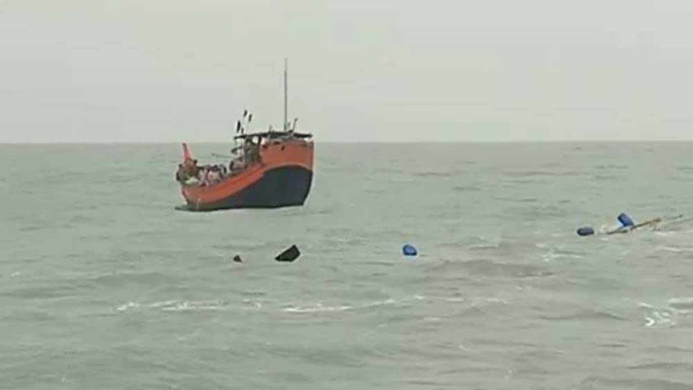 A troller drowned at Bakkhali dgtld