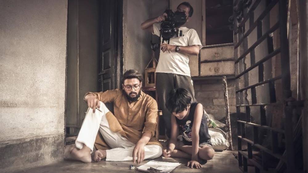 ‘ক্যানভ্যাস’-এ সৌরভ ও হৃশু