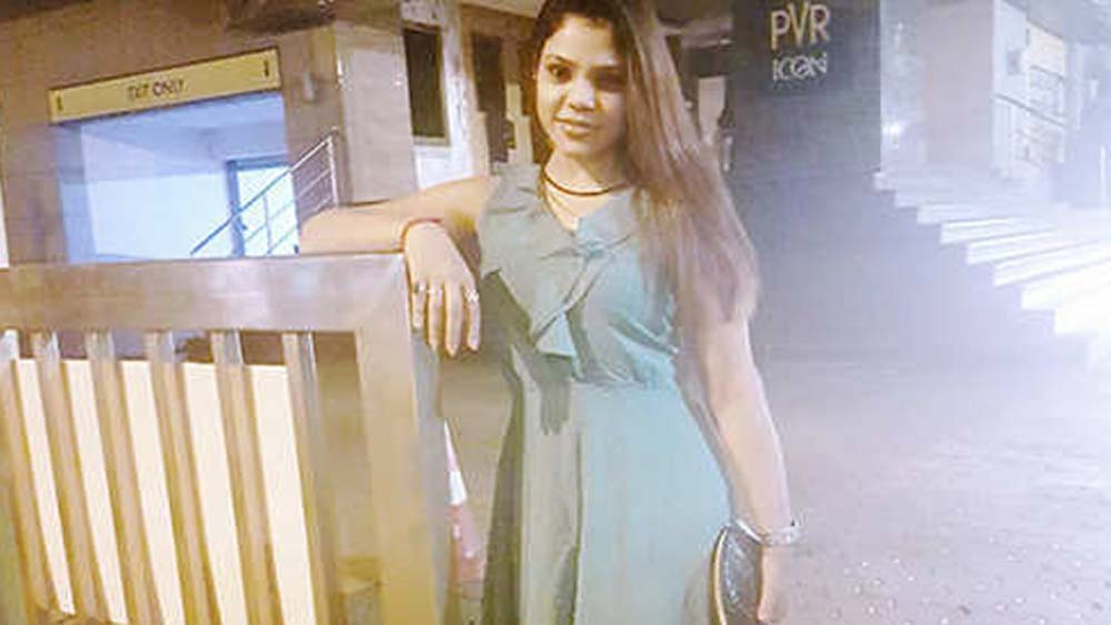 ২০১৭ সালে ১২ জুন ওই ফ্ল্যাট থেকেই তাঁর পচাগলা দেহ উদ্ধার করে পুলিশ। দুর্গন্ধ পেয়ে যখন পুলিশ ওই ফ্ল্যাটে পৌঁছয় তখনও তাঁর পরিচয় জানত না পুলিশ।