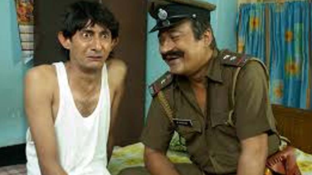 কাঞ্চনের জন্ম ১৯৭০ সালে কলকাতাতেই। কালীঘাট এলাকায় তিন পুরুষের বাস। মুখ্যমন্ত্রী মমতা বন্দ্যোপাধ্যায়ের পাড়ারই লোক। একটা সময়ে ‘সক্রিয়’ বাম সমর্থক বলেই পরিচিত ছিলেন।