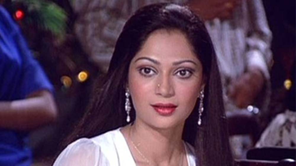 সিমির জন্ম ১৯৪৭ সালের ১৭ অক্টোবর। পঞ্জাবের এক জাঠ পরিবারের মেয়ে তিনি। তাঁর বাবা ছিলেন ব্রিগেডিয়ার জে এস গারেওয়াল। তাঁর মায়ের নাম দর্শী। মায়ের দিক দিয়ে সিমি বলিউডের বিখ্যাত চোপড়া পরিবারের আত্মীয়।